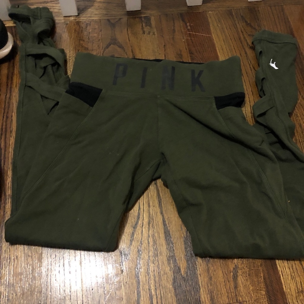 VS Pink yoga 🧘‍♀️ lattice olive pants